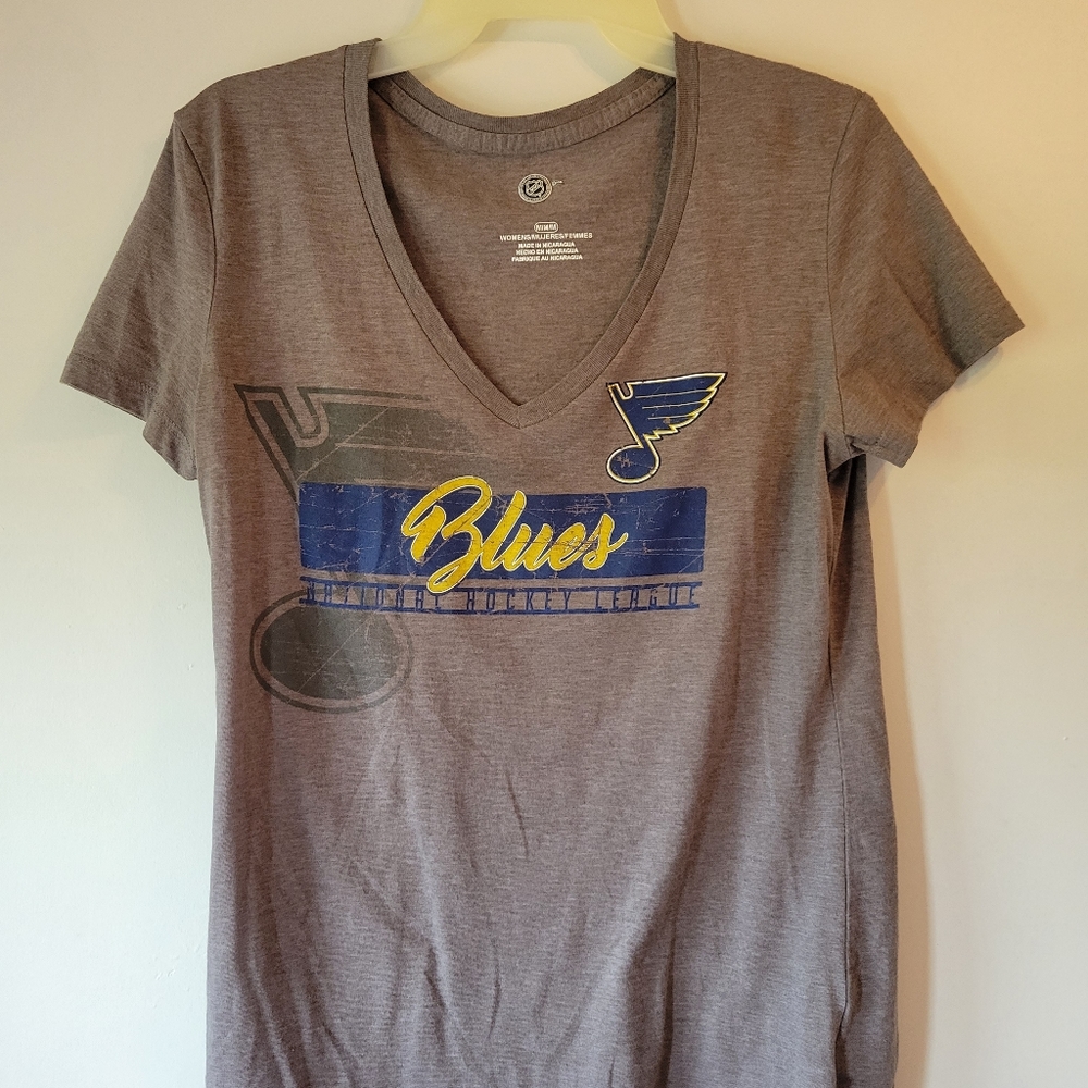 Nhl st Louis blues t shirt v neck
